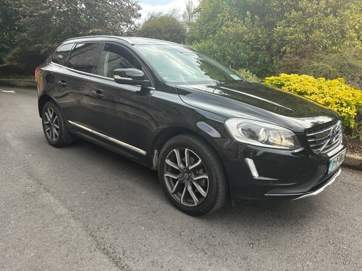 Volvo XC60 2017 SE LUX BUSINESS  EDITION ! - Image 1
