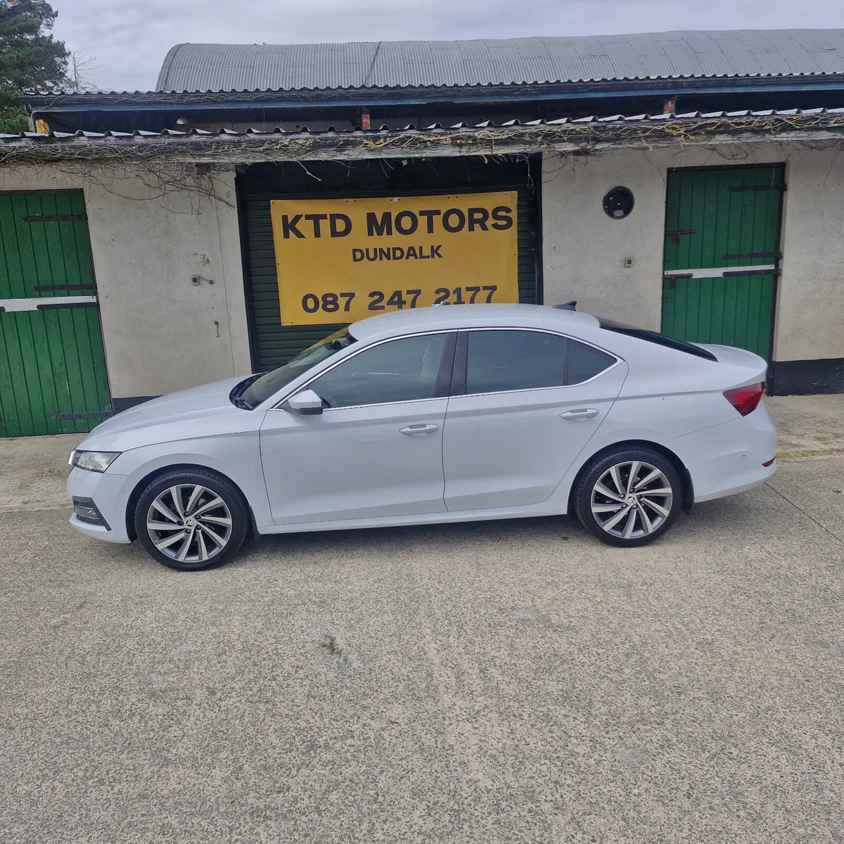 Skoda Octavia 2021 1.5 PETROL - Image 2