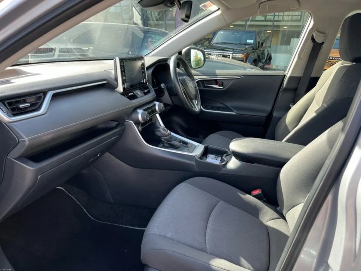 Toyota RAV4 RAV4 HYBRID  4DR AUTO - Image 6