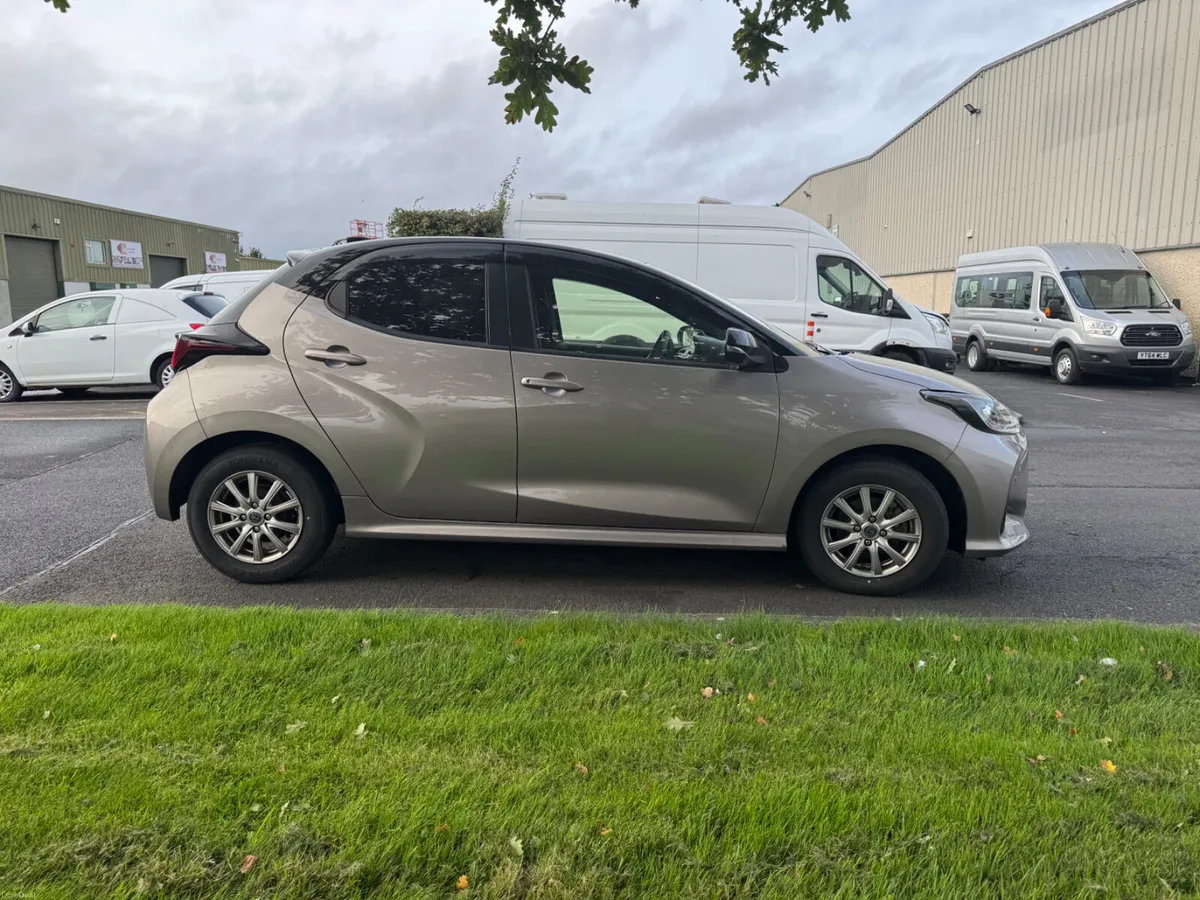 2020 Toyota Yaris | Huge Specs | 360 cameras - Image 4