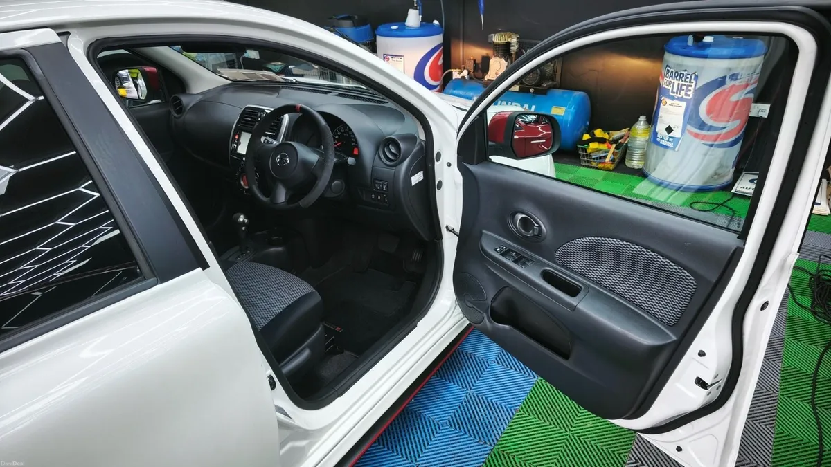 Car - Image 2
