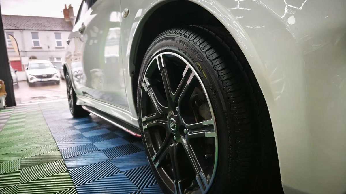 Car - Image 6
