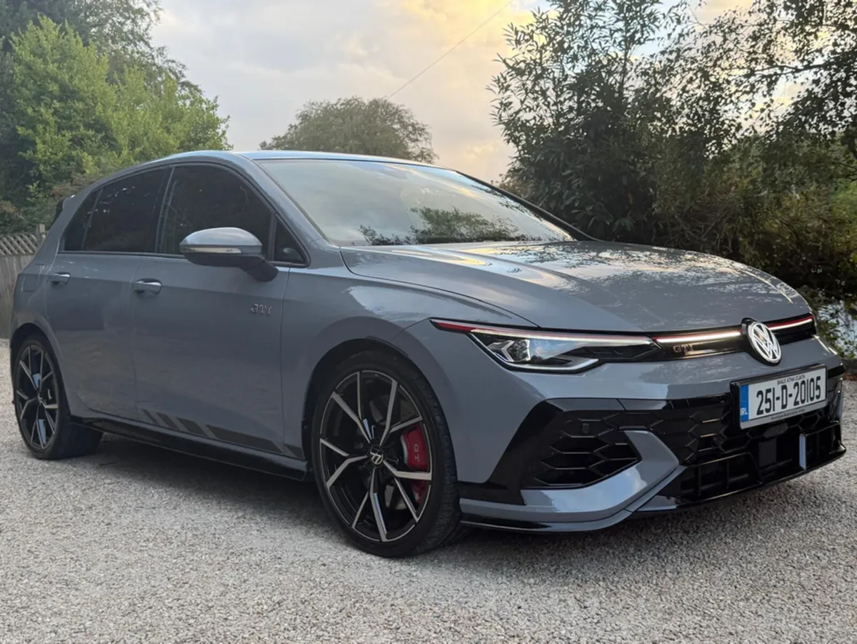 Volkswagen Golf GTI CLUBSPORT 300BHP *Sunroof…Adap - Image 2