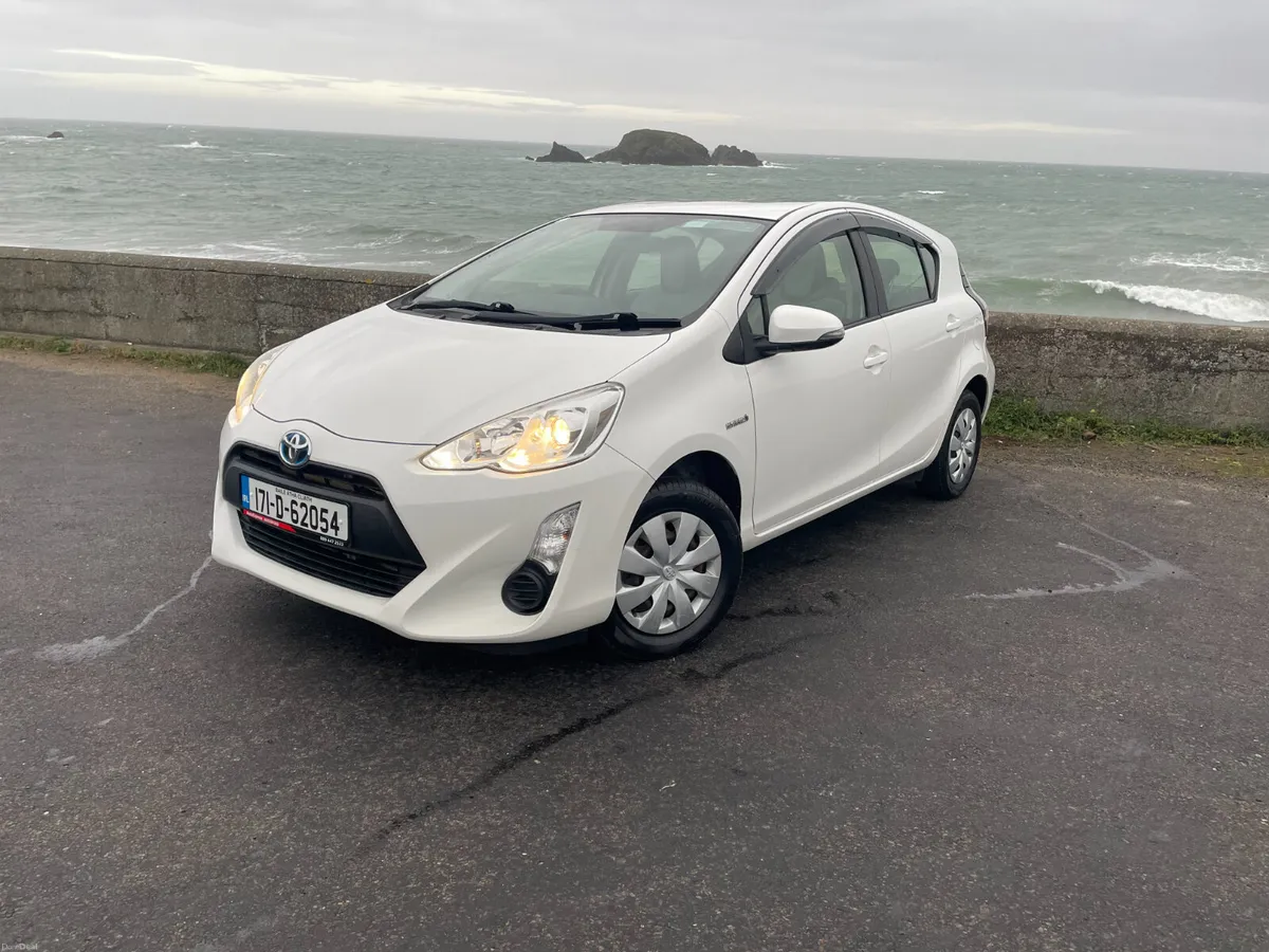 171 Toyota Aqua 1.5 Petrol Hybrid.. NCT 04/27 - Image 3