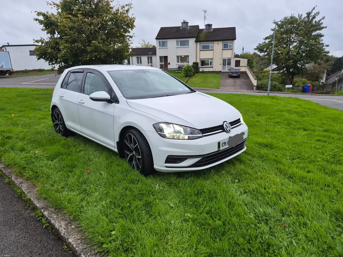 2017 Volkswagen Golf - Image 3