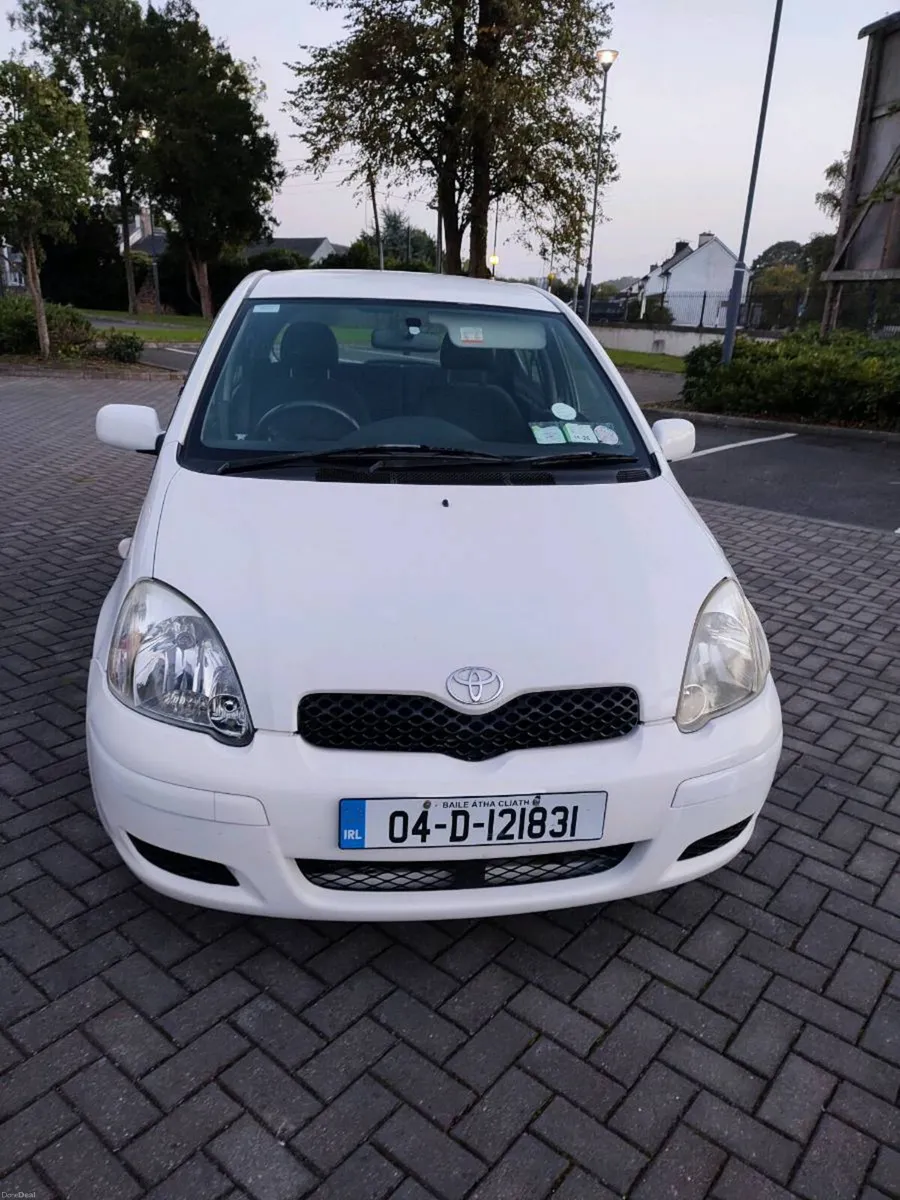 2004 Toyota Yaris 1.0 Automatic - Image 2