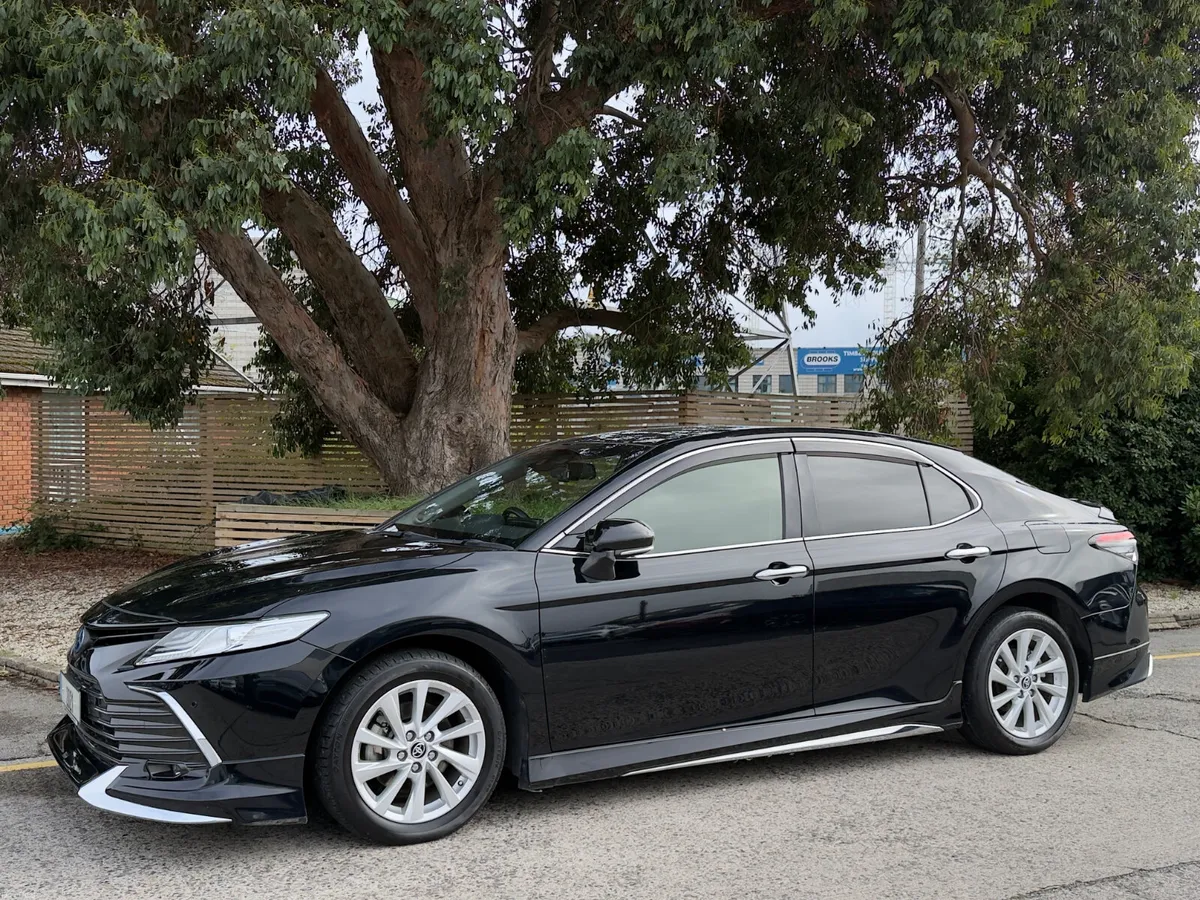 2021 Toyota Camry..Huge spec..2 Keys - Image 3
