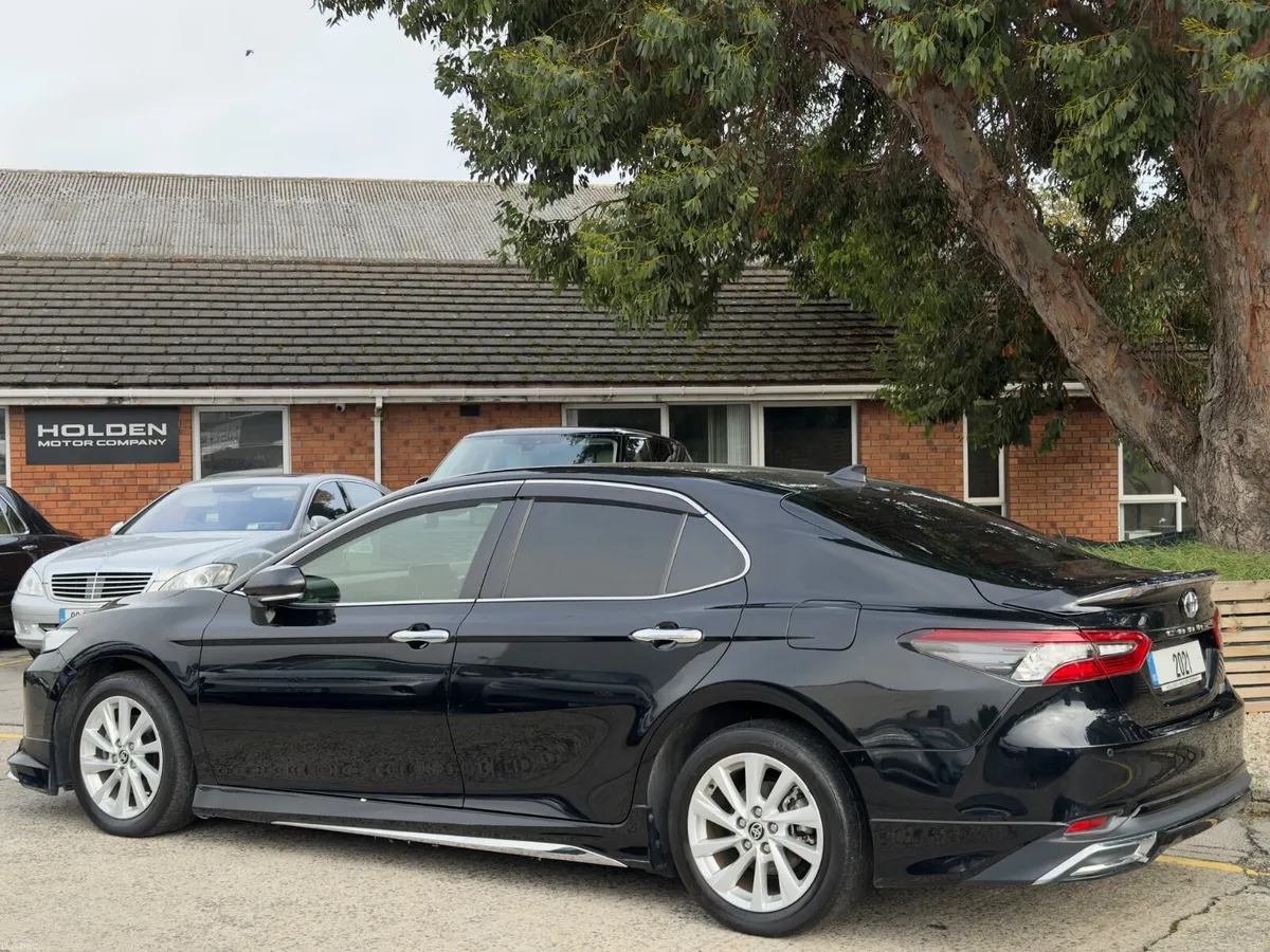 2021 Toyota Camry..Huge spec..2 Keys - Image 4