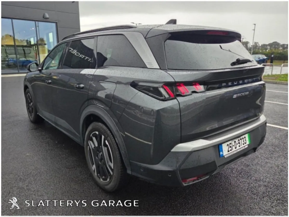 Peugeot 5008 BEV 73kwh 210hp Allure - Image 4
