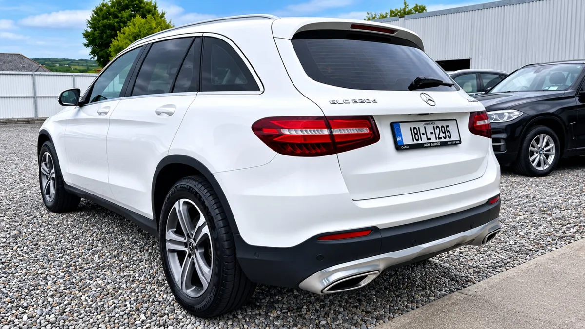 2018 Mercedes-Benz GLC 4matic - Image 5