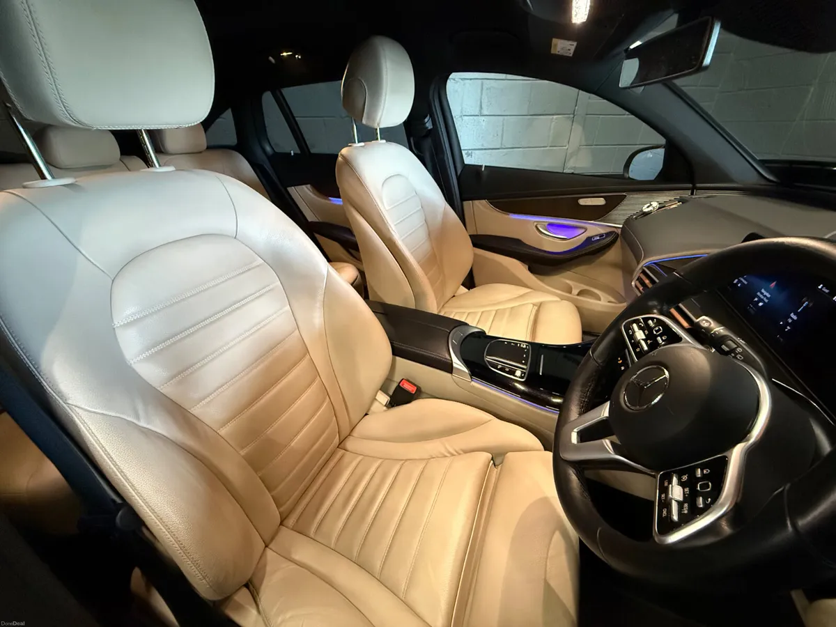 211 Mercedes-Benz EQC 400 AMG Line 4Matic - Image 6