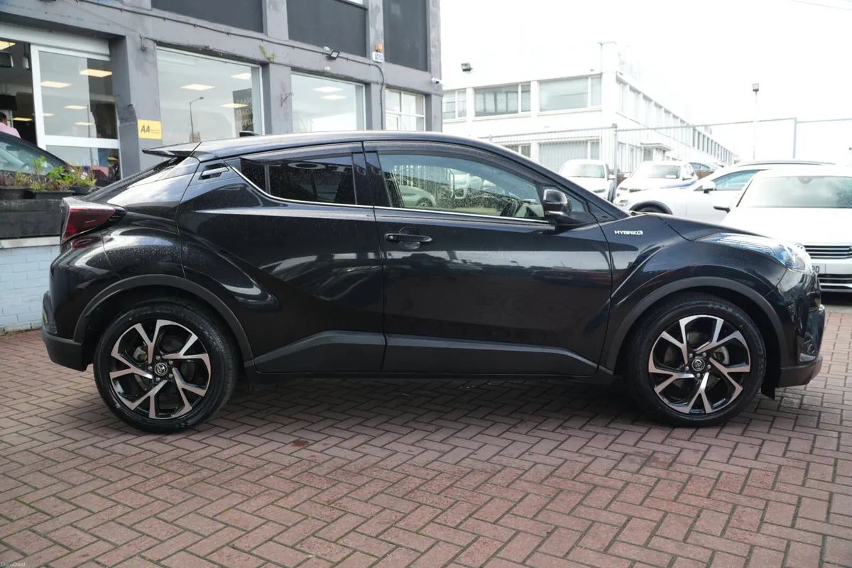 2017 TOYOTA C-HR 1.8 PETROL HYBRID 5DR HATCHBACK - Image 3