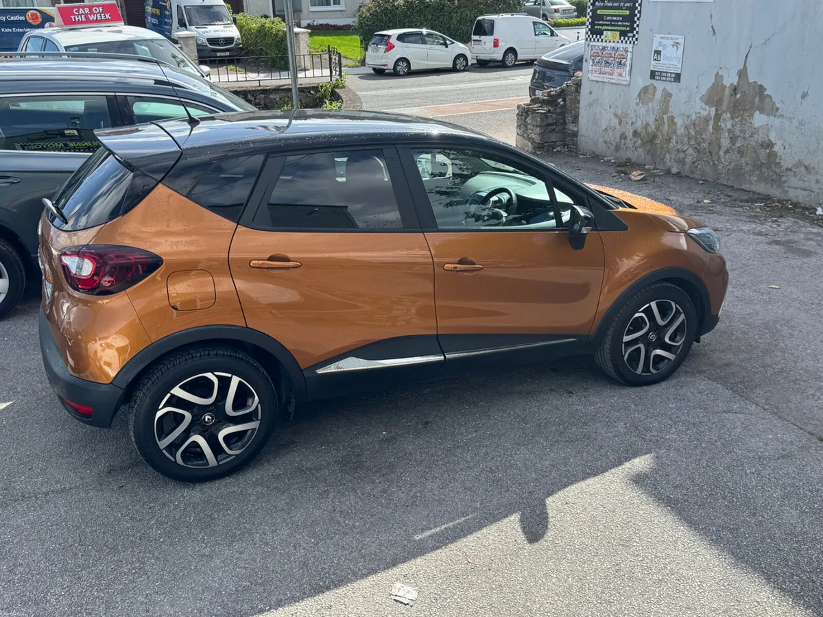 Renault Captur low mileage petrol - Image 5