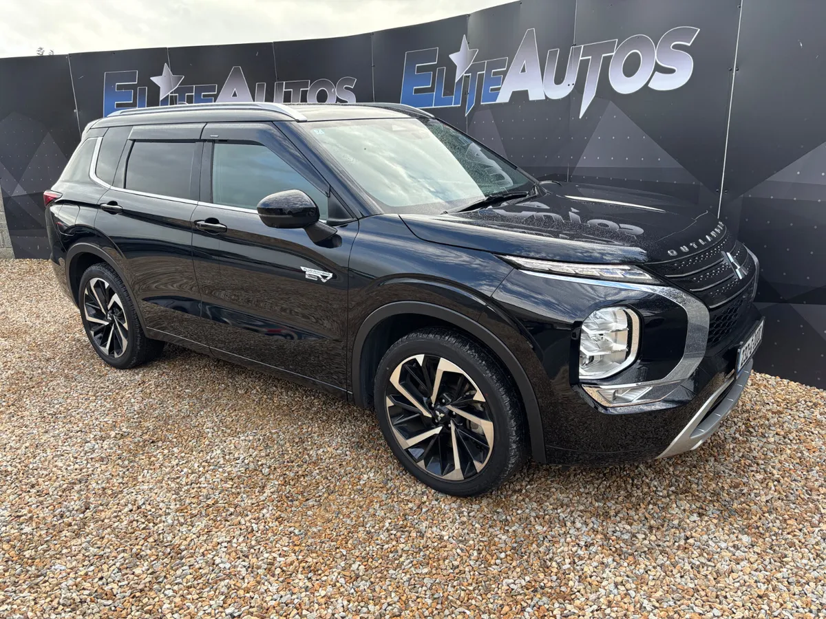 Mitsubishi Outlander Exceed  2.4 PHEV 2023 - Image 4