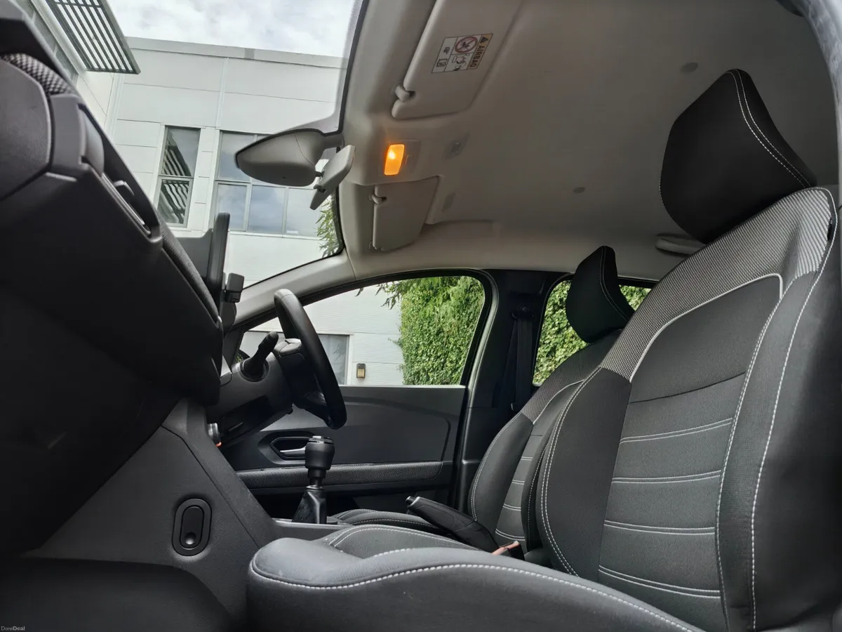 Dacia Sandero 2023 EXPRESSION SPEC EXTRAS CAMERA - Image 2