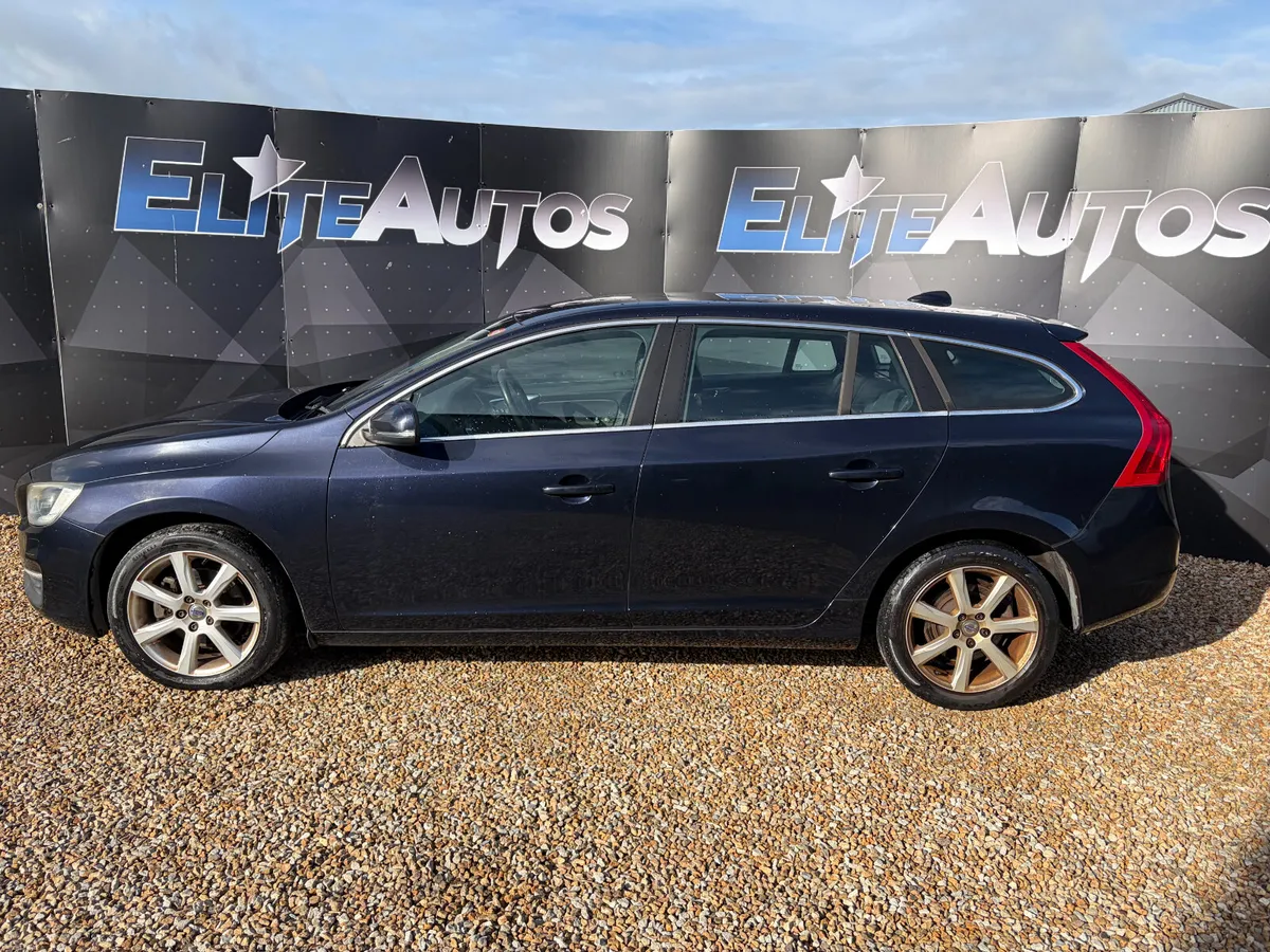 Volvo V60 D4 2.0 Automatic 2017 - Image 2