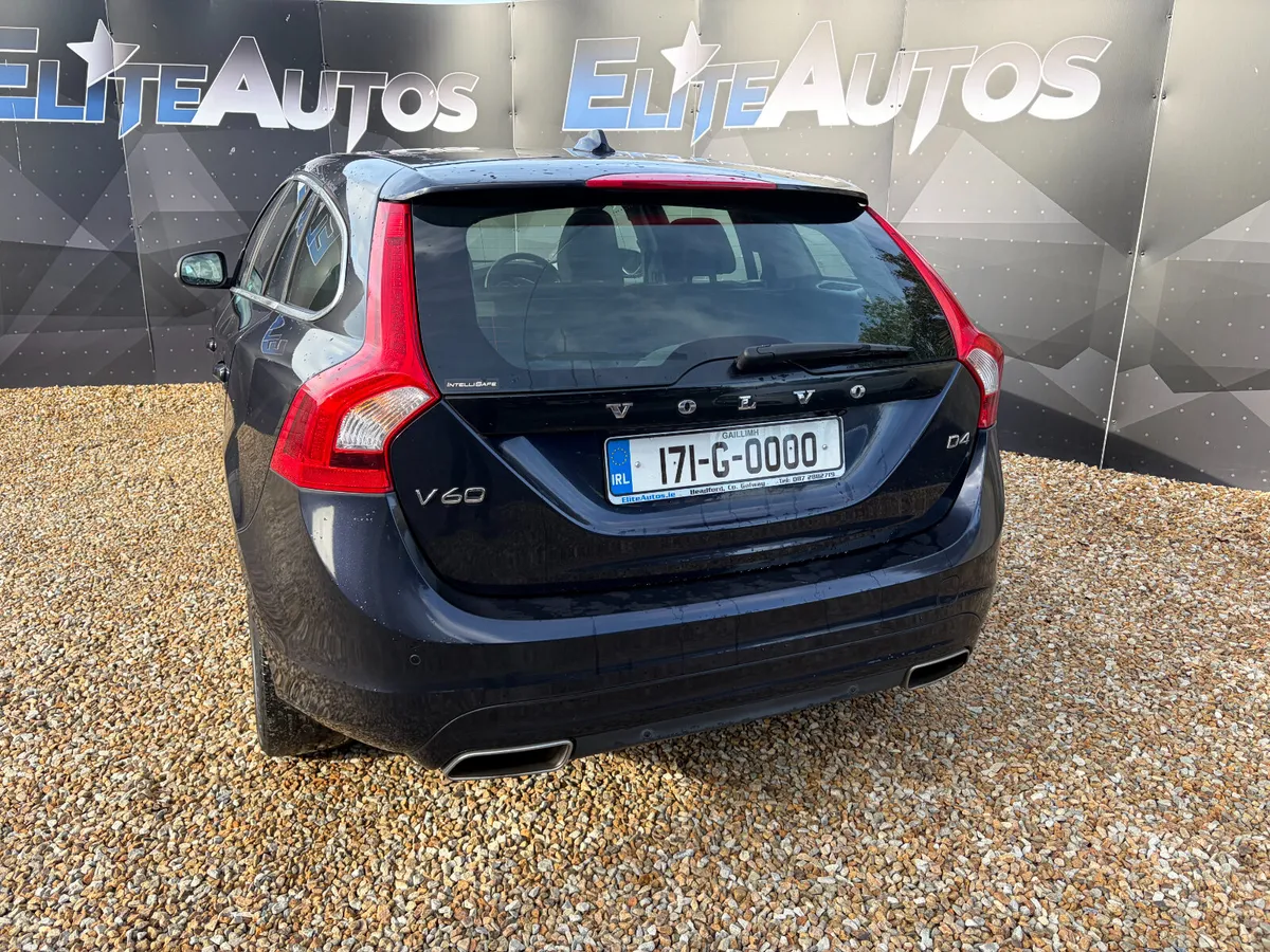 Volvo V60 D4 2.0 Automatic 2017 - Image 4