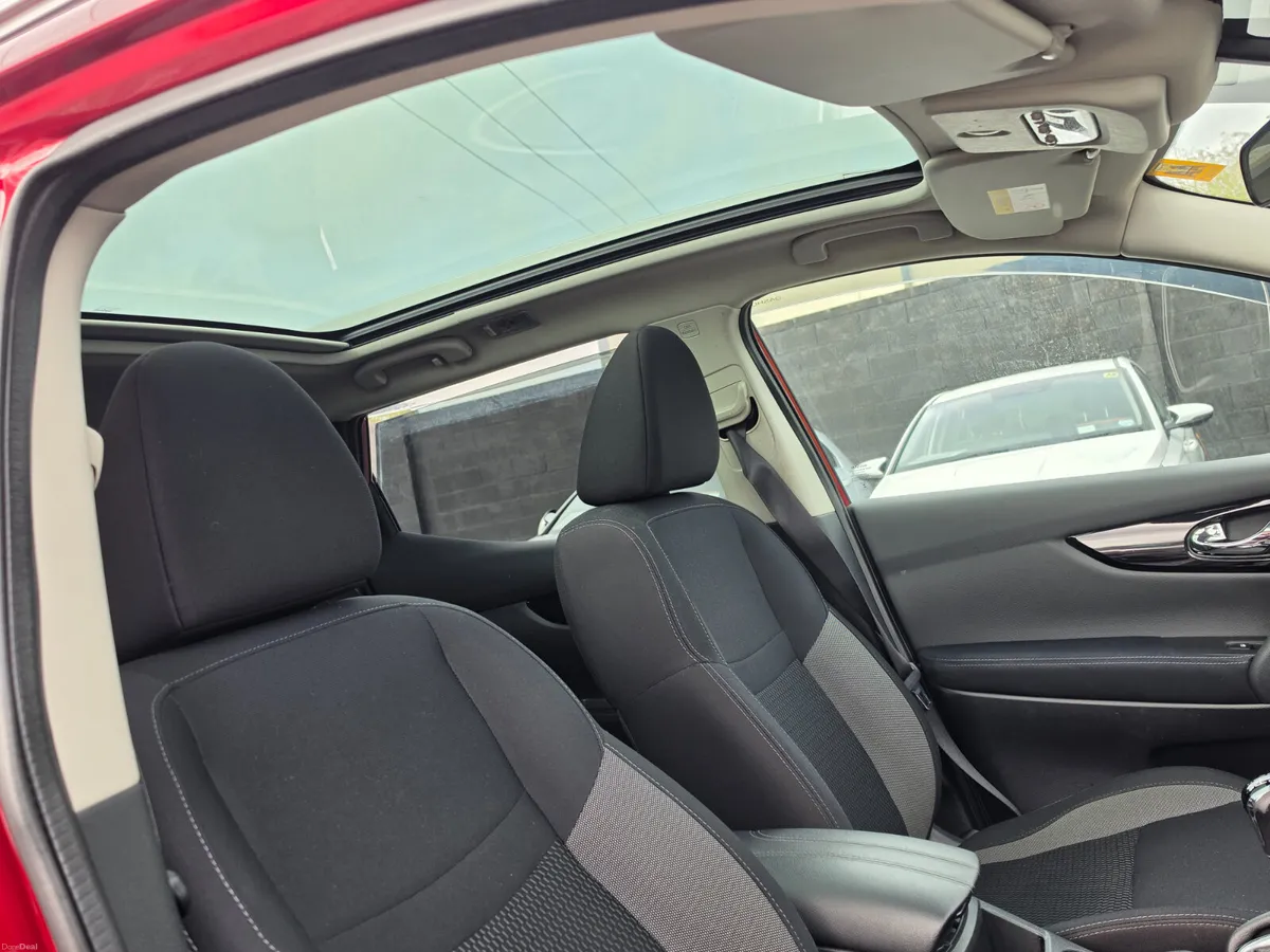 2020 Qashqai 1.5d/Sunroof/High spec/Warranty - Image 6