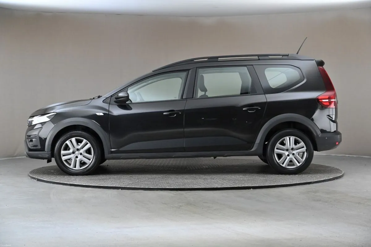Dacia Jogger 1.0 TCE EXPRESSION 7SEATS **REVERSE C - Image 5