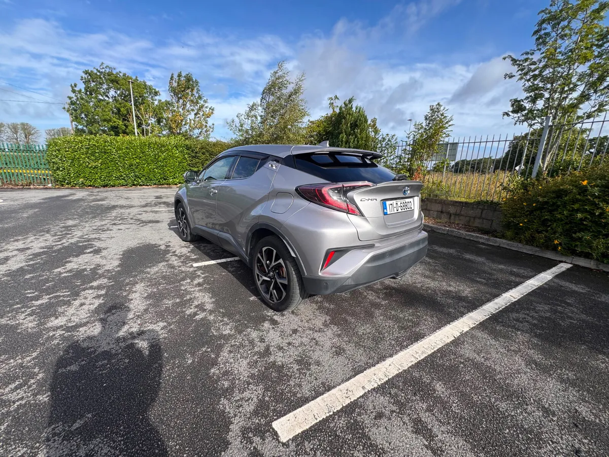 2017 Toyota C-HR | Huge specs - Image 5