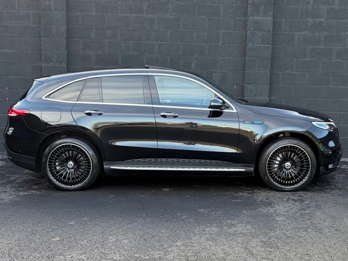 Mercedes-Benz EQC 400 AMG Line 4matic Premium Plus - Image 4