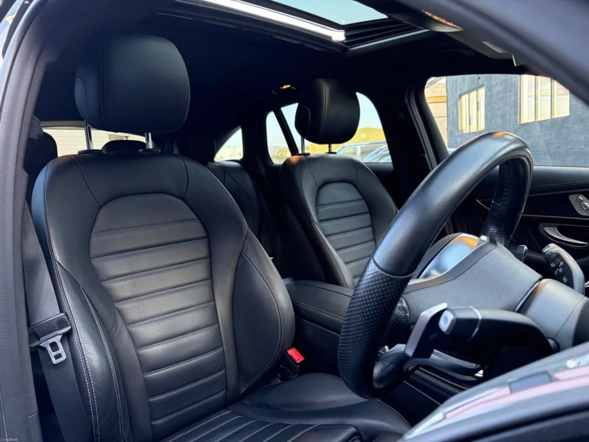 Mercedes-Benz EQC 400 AMG Line 4matic Premium Plus - Image 5
