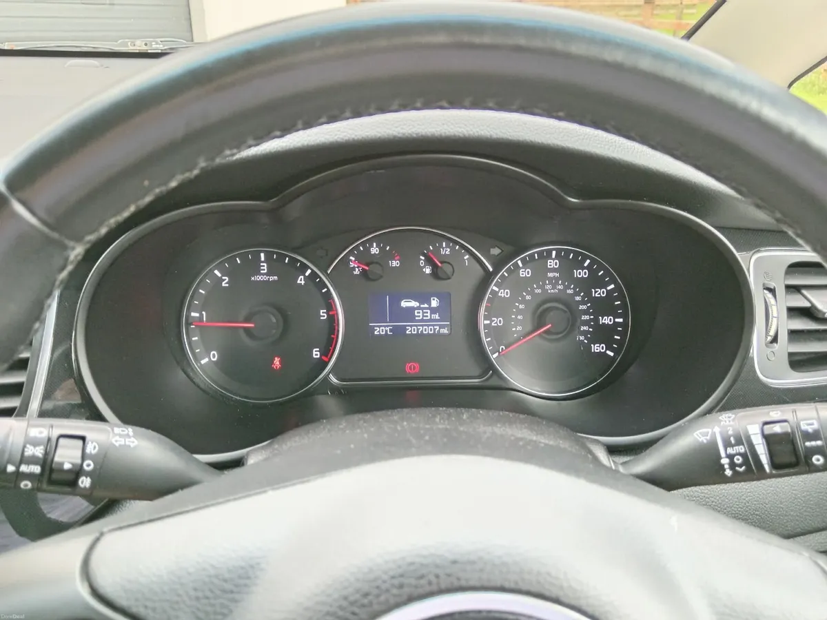 2013 Kia Carens 1.7 Diesel - 7 Seats - Image 4