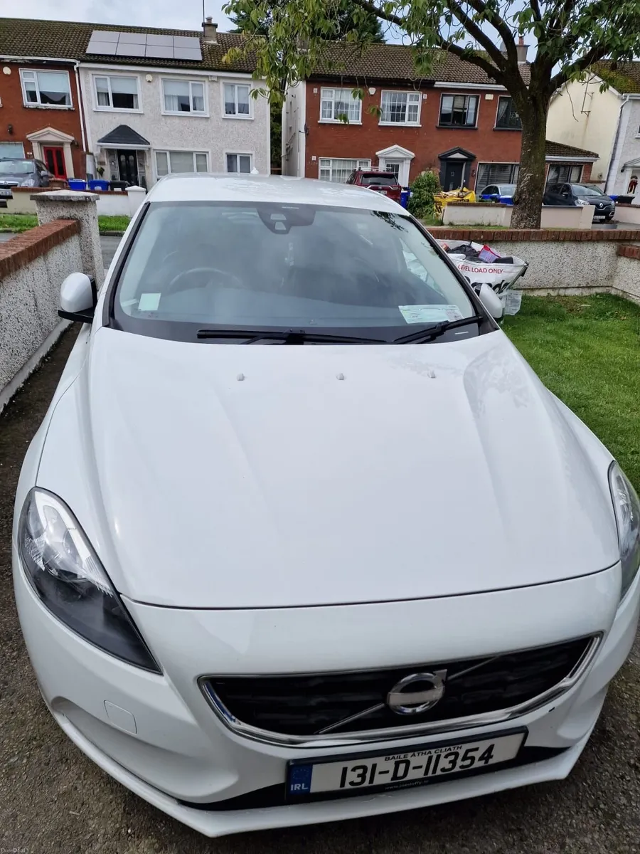 Volvo V40 2013 - Image 1