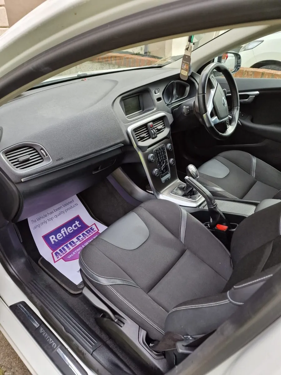 Volvo V40 2013 - Image 4