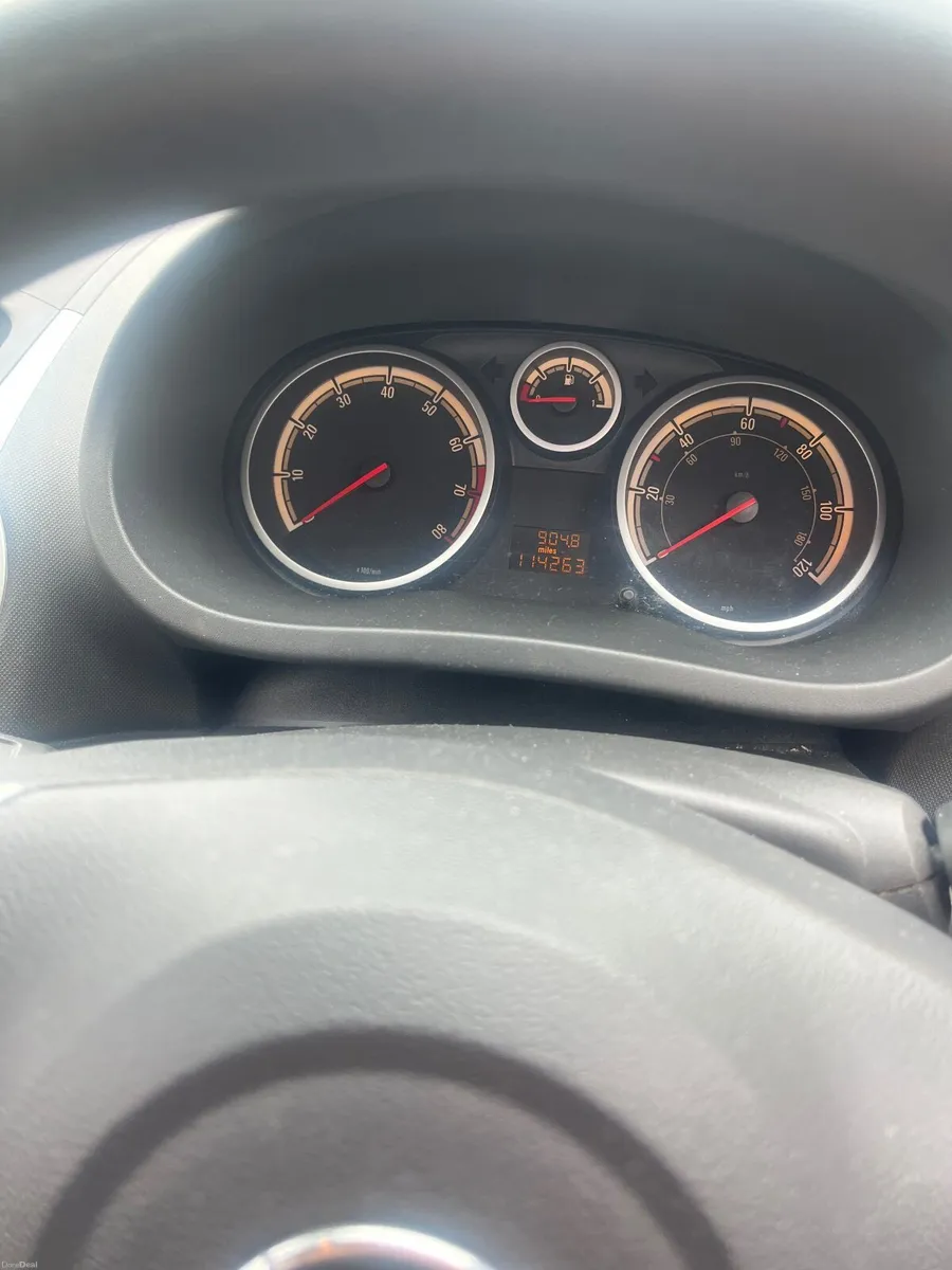 Vauxhall Corsa 2011 - Image 3