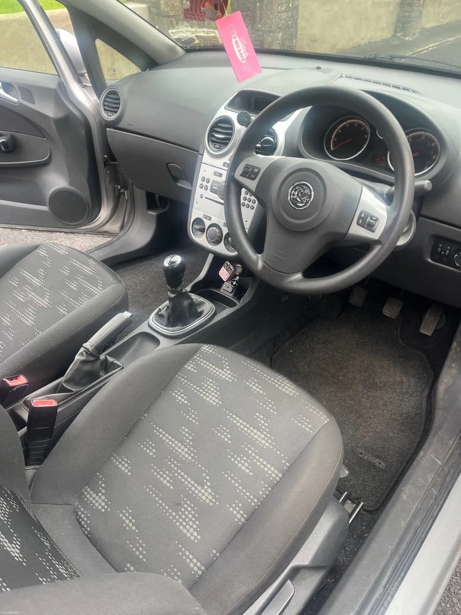 Vauxhall Corsa 2011 - Image 4