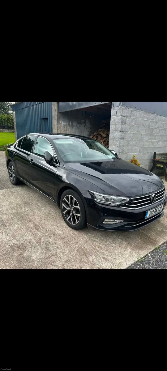 Volkswagen Passat 2020 - Image 2