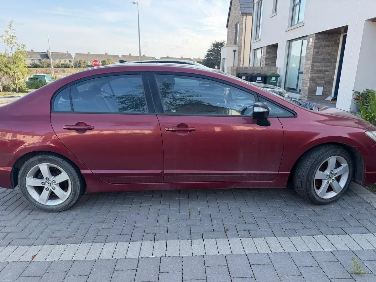 Honda Civic 2007 - Image 2
