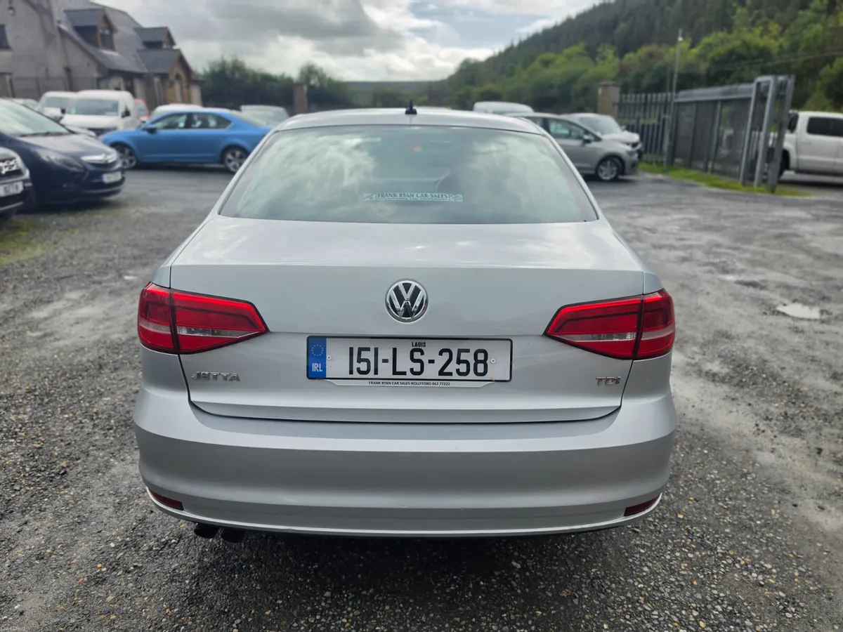 Volkswagen Jetta 2015 - Image 4