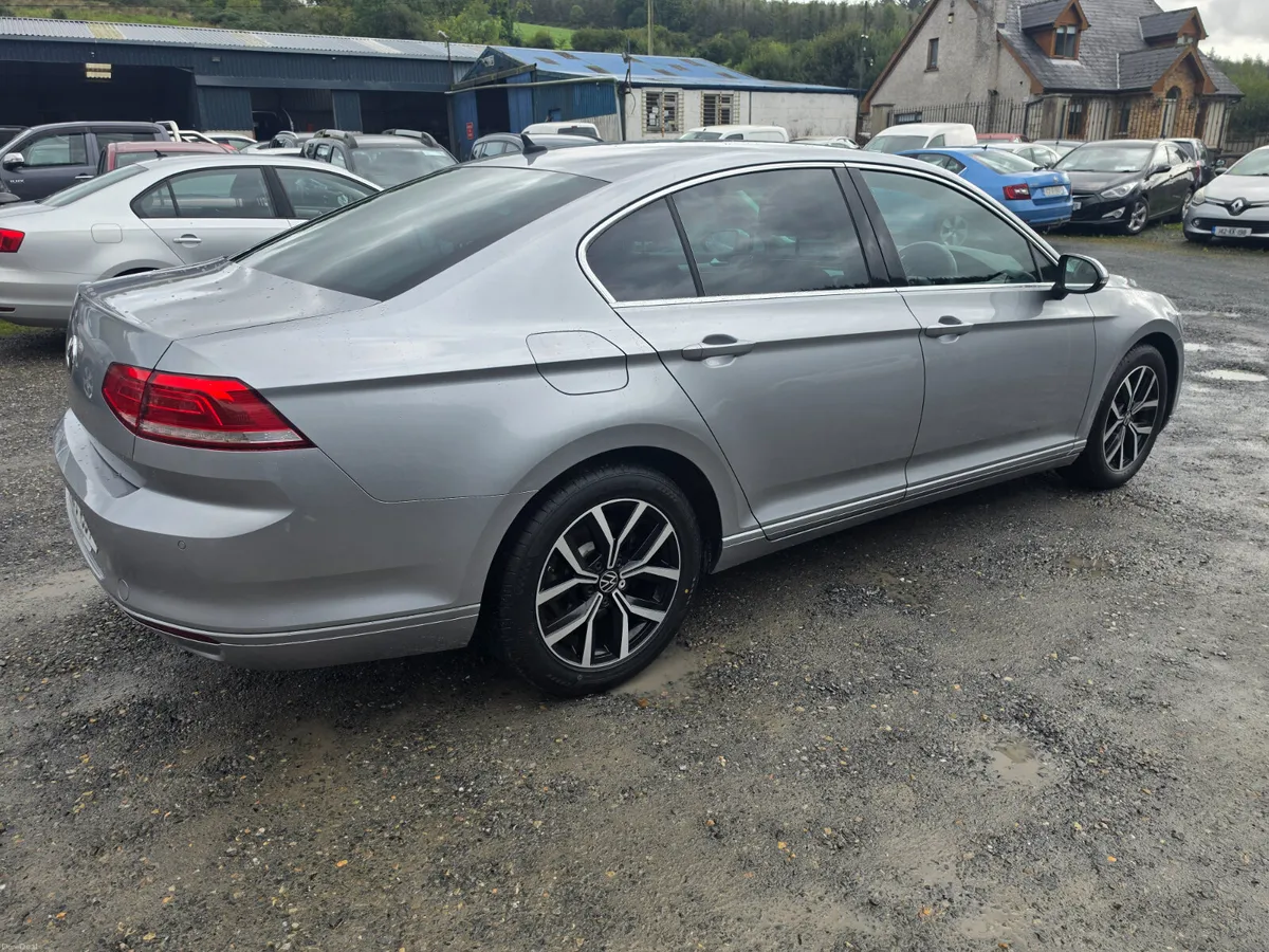Volkswagen Passat 2018 - Image 4