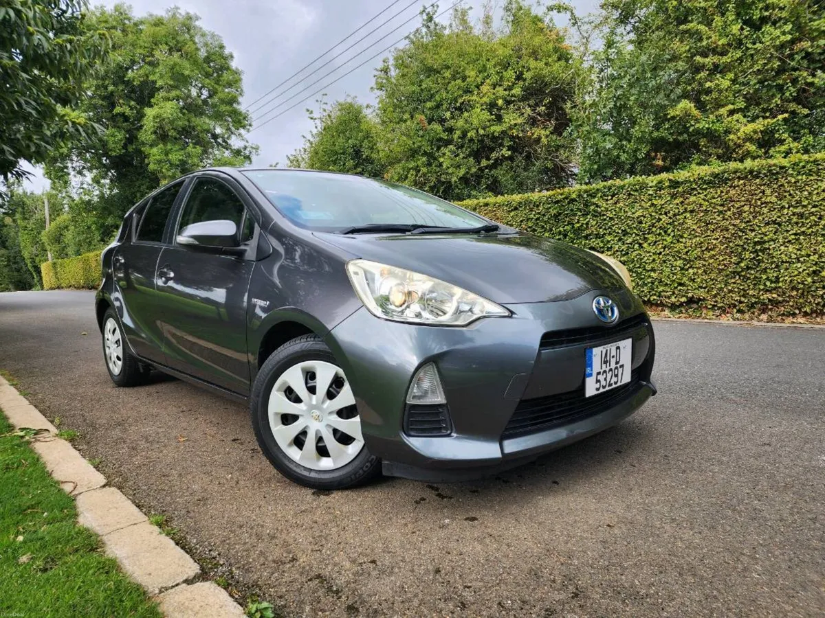 TOYOTA AQUA AUTOMATIC HYBRID G MODEL - Image 2