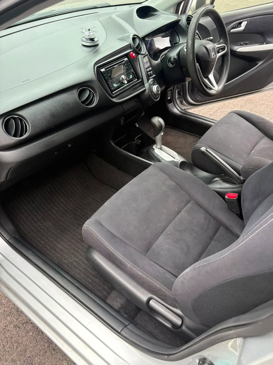 132 Honda Insight Hybrid 1.3 Automatic - Image 3