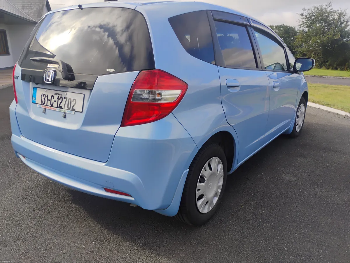 Honda Fit 2013  Automatic - Image 4