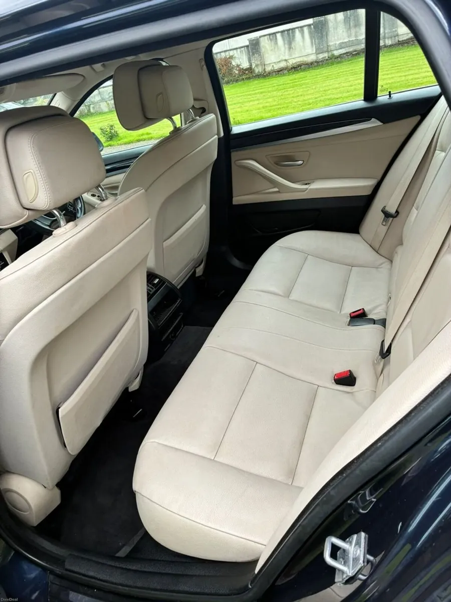 BMW 5-Series 2012 - Image 4