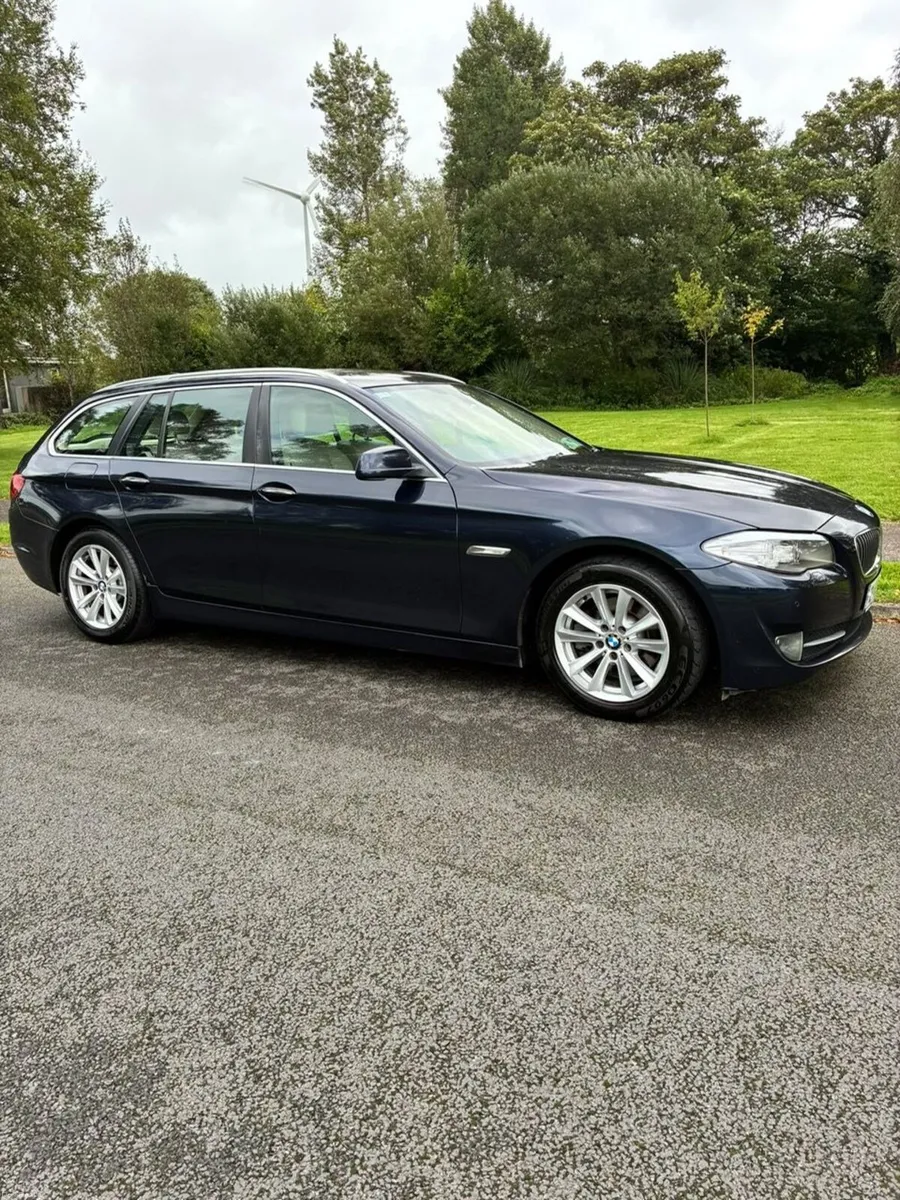 BMW 5-Series 2012 - Image 1
