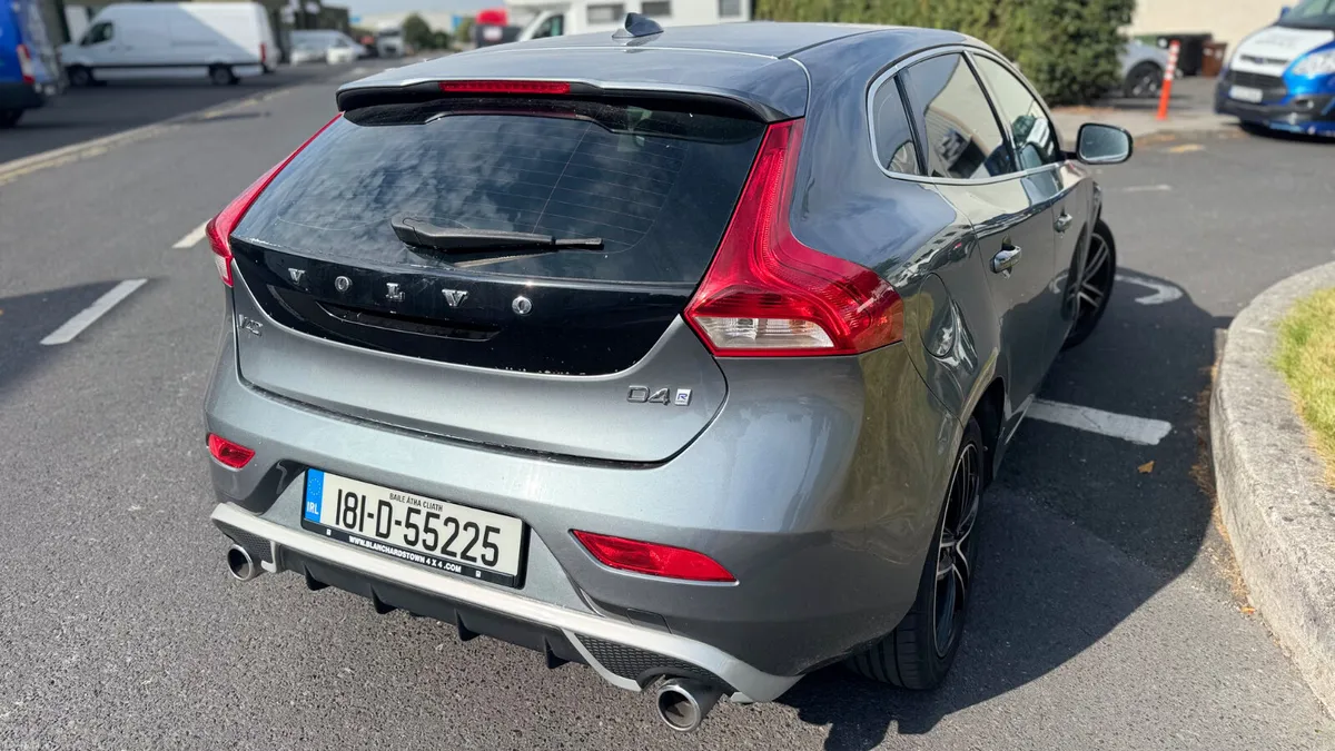 2018 Volvo V40 R-Design - Image 6