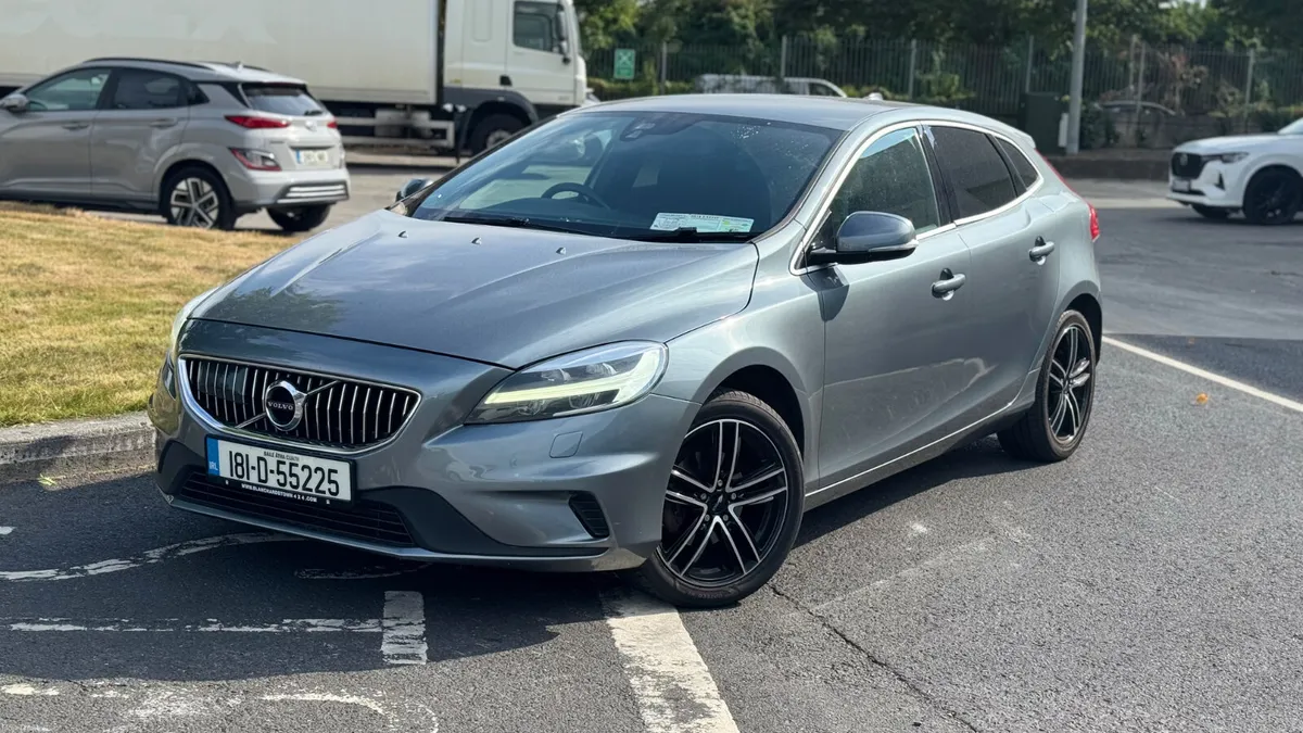 2018 Volvo V40 R-Design - Image 1