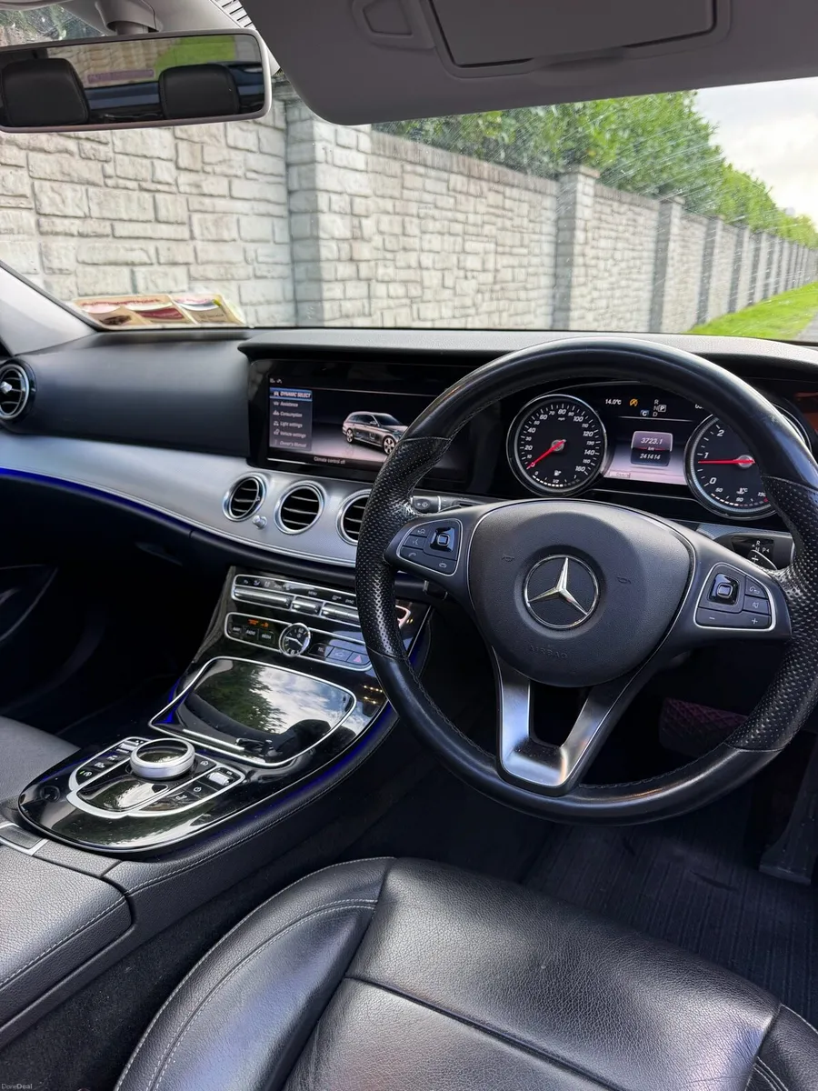 2018 Mercedes-Benz E220 Estate - Image 6