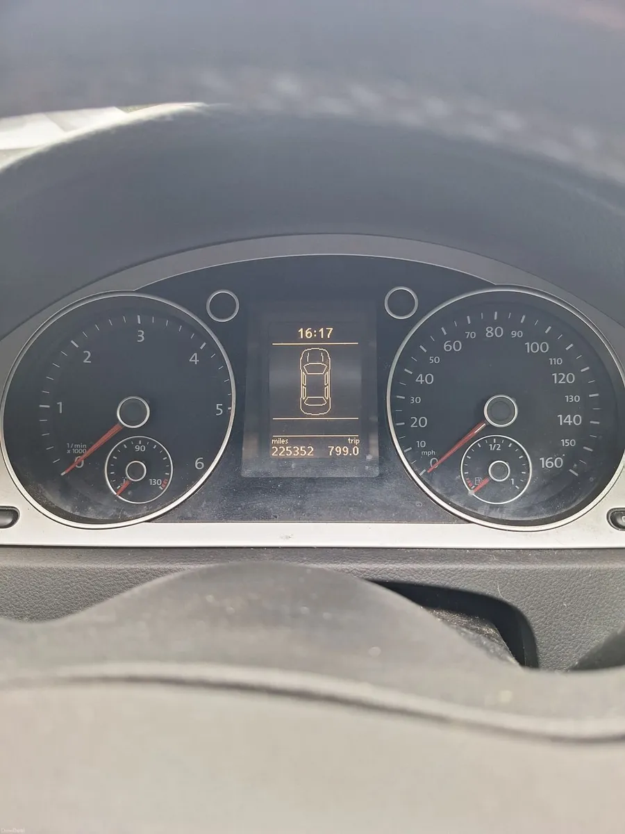 Volkswagen Passat 2009 - Image 3