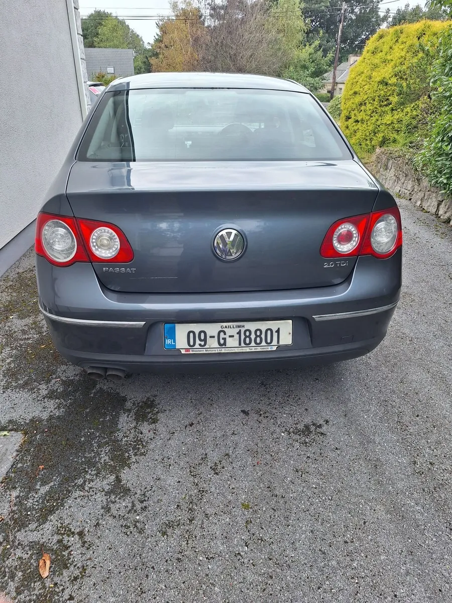 Volkswagen Passat 2009 - Image 5