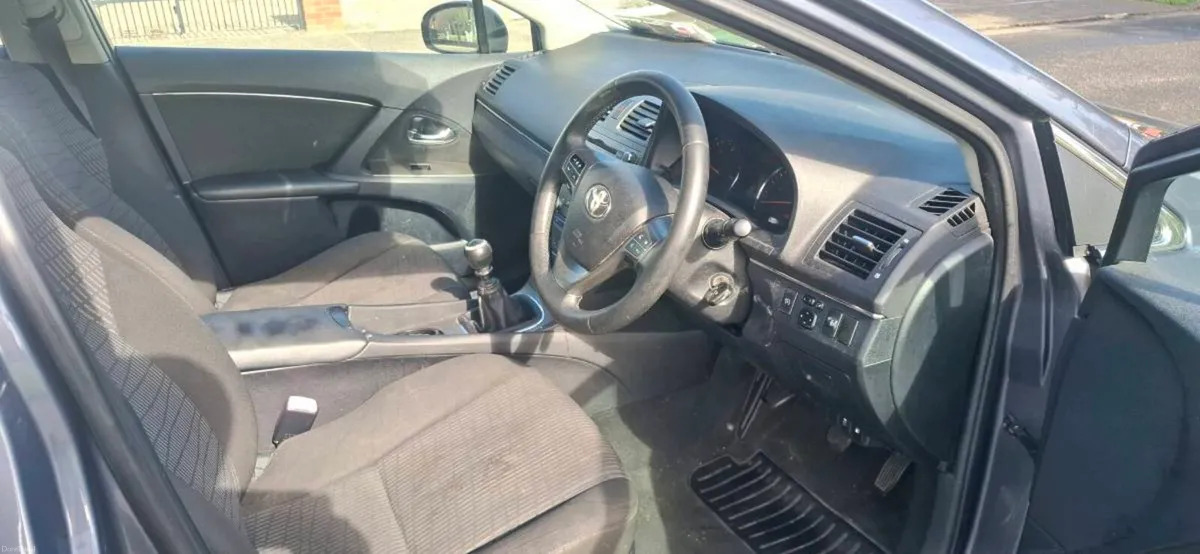 Toyota avensis diesel - Image 2
