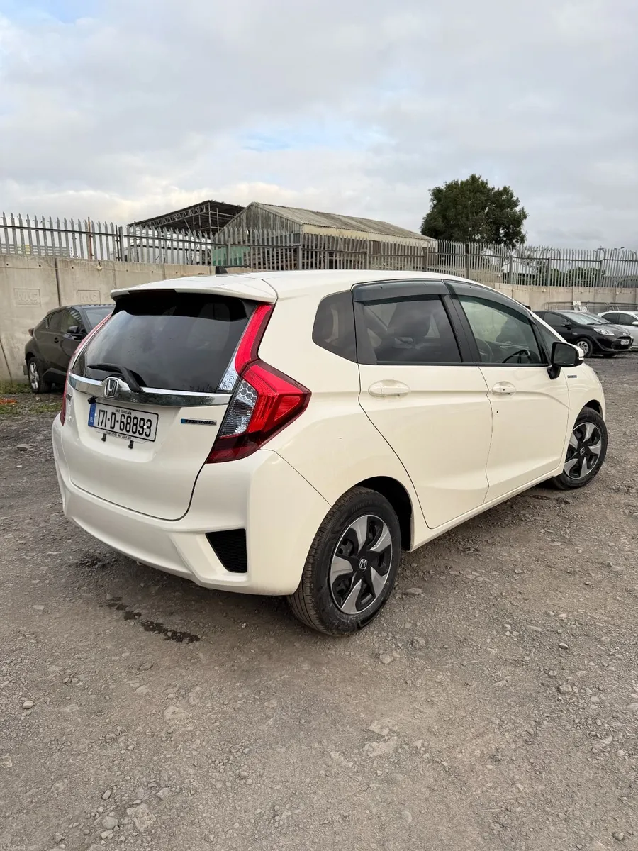 2017 Honda Fit 1.5 Self-Charging Hybrid Automatic - Image 6