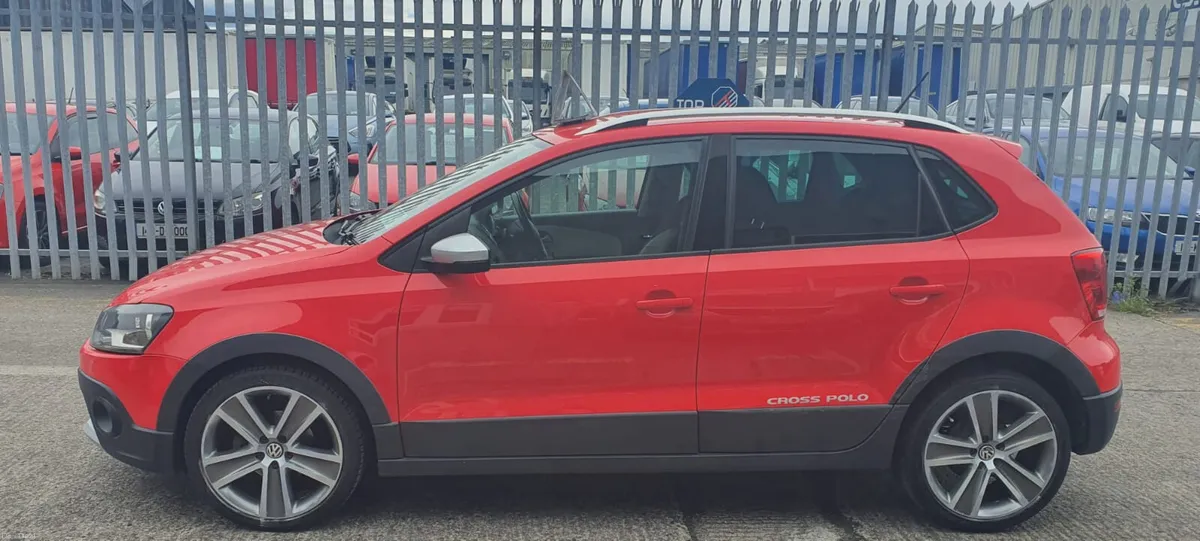 2014 Volkswagen Polo Manual - Image 5