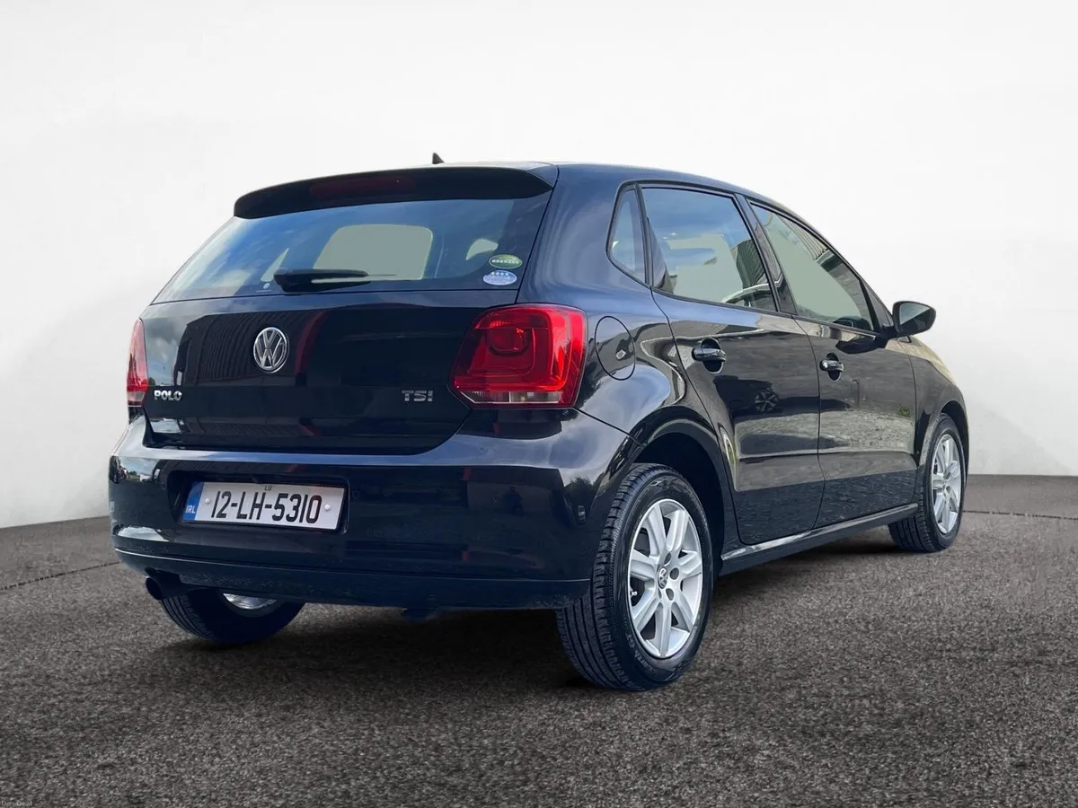 VW POLO AUTO **LOW kILOMETERS** UPGRADED RADIO - Image 3