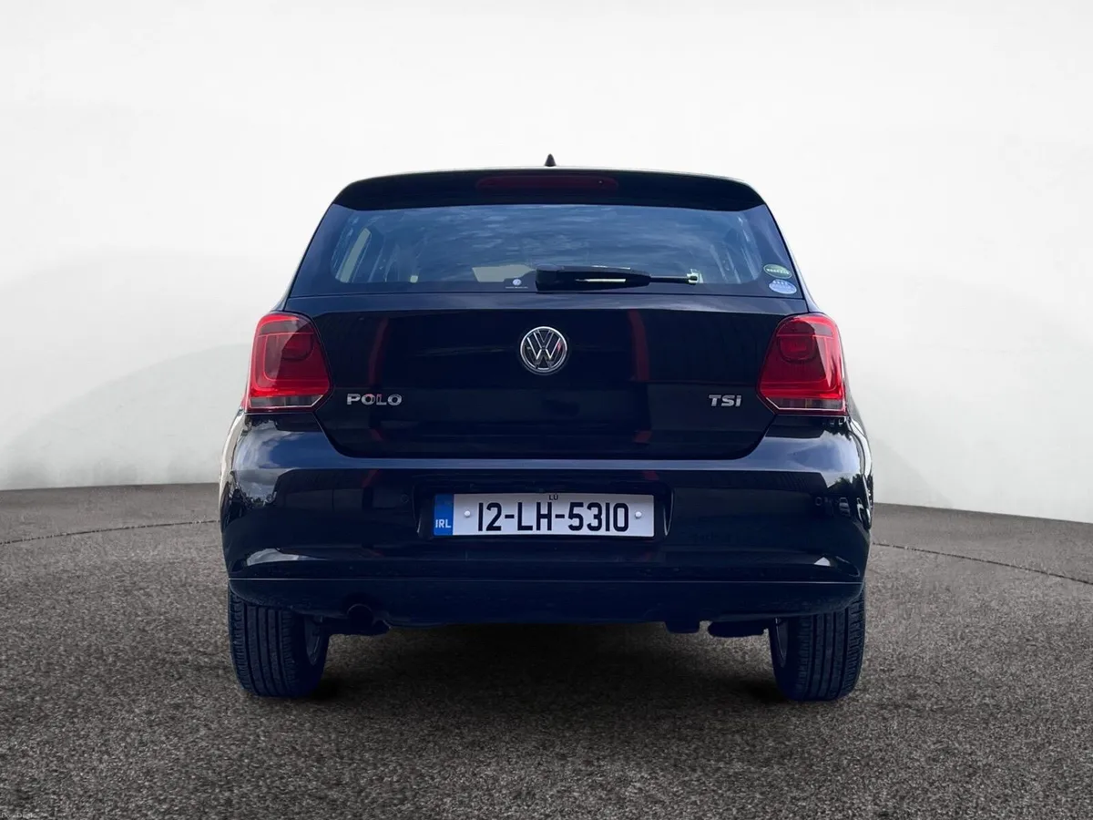 VW POLO AUTO **LOW kILOMETERS** UPGRADED RADIO - Image 4